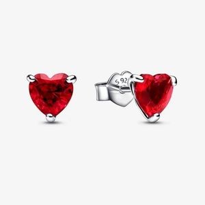 RED HEART STUD EARRINGS